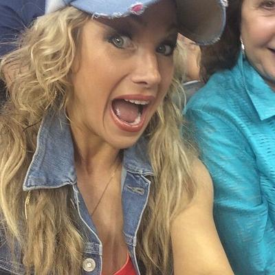 MILF Repórter Stefani 6