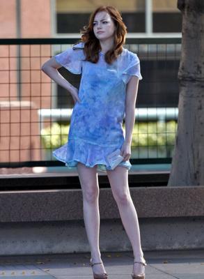 Emma Stone a des jambes super sexy