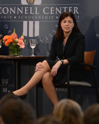 Power Bitch in Strumpfhosen – Kelly Ayotte