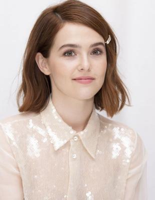 Zoey Deutch politician photocall