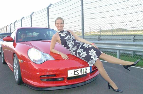 Julia Biedermann está aqui hoje