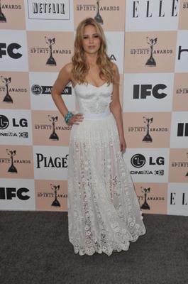 Jennifer Lawrence est magnifique en blanc