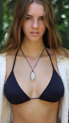 Emily Feld Fit wie Fuck Outfit