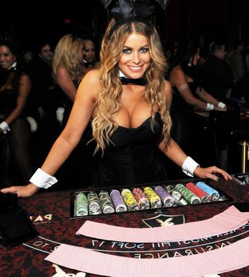 Carmen Electra big tit bunny dealing blackjack