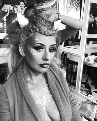 Christina Aguilera (IG) Halloween com dados!
