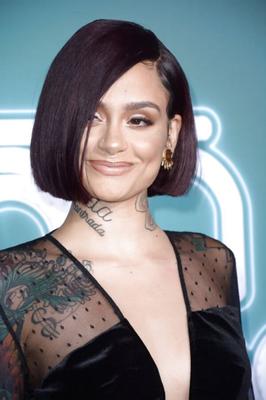 Kehlani mostra suas curvas em vestido transparente