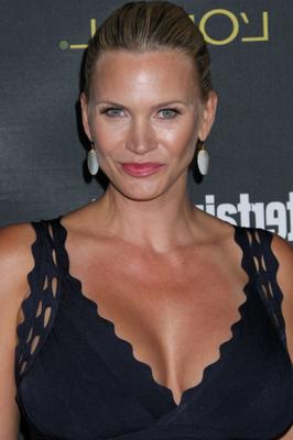 Titten - Natasha Henstridge