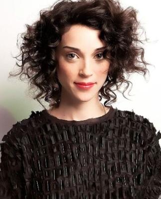 Подписи к сисси Annie Clark