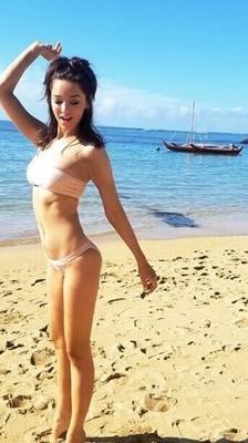Emma Dumont