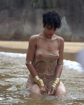 Rihanna auszupeitschen muss sehr geil sein