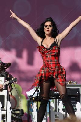 Katy Perry braucht brutale Behandlung