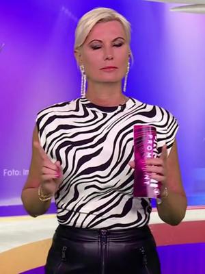 Kamilla S. geile verfickte GEZ Edelhure in sexy Outfits!