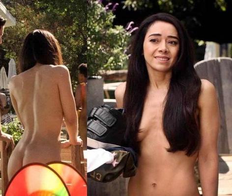 Célébrités cachant leurs seins 557