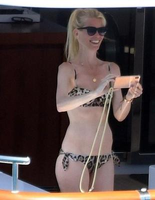 Коллекция дрочек Claudia Schiffer, том.