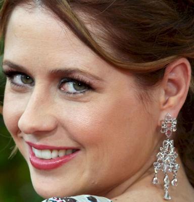 わあ、ジェナ・フィッシャー、彼女はセクシーですね。