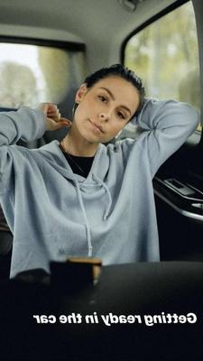 L.M.L. est prête pour un casting je suppose :D elle s'est déjà coiffée :D