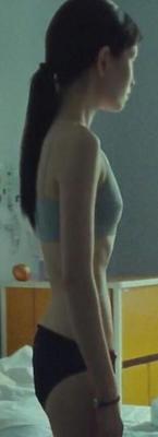 Emily Browning Dios ayude a la niña