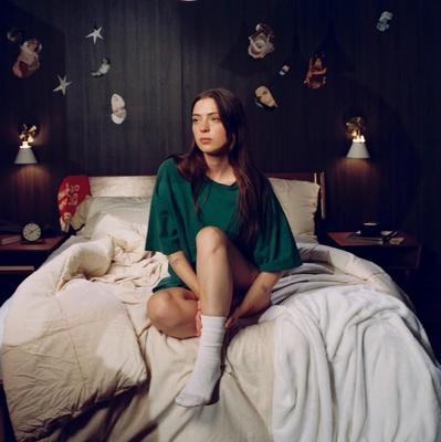 Our Favorites: Celebrity Lizzy McAlpine