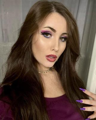 Sofia Sexy Big Ass Furvy Singer Brunette Girl с широкими бедрами