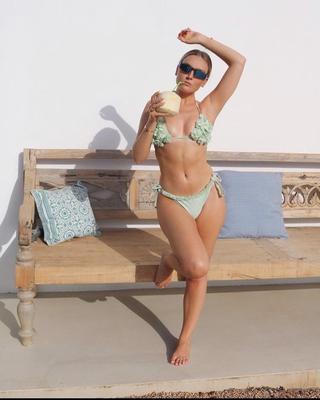 Perrie edwards (singer)