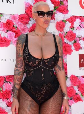 Amber Rose à VIP enregistre pour Slutwalk à Los Angeles