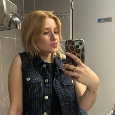 Gloria Grosse Truie Blonde