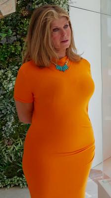 Busty UK MILF TIT SLUT KATE GARRAWAY、ドバイのテレビファックツアー