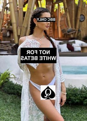 Польские знаменитости подвергли цензуре для бета