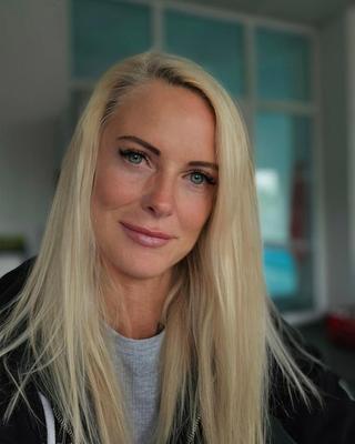 Тина Veerkamp Privat и как грязная Тина на работе