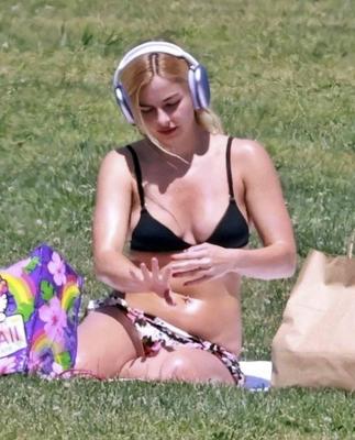 Celebrity Bikini 