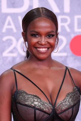 ブラックミルフの岩の姉妹のモトシとオティ・マブス、黒いフコー