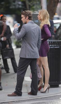 Блейк Лайвли снимая Gossip Girl, август,
