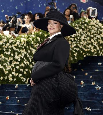 Rihanna Met Gala