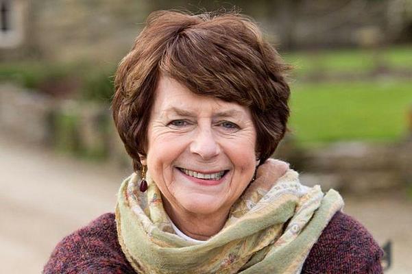 Pam Ayres