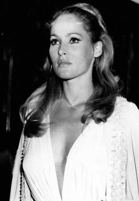URSULA ANDRESS