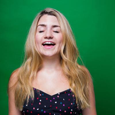 HARRIET KEMSLEY PUPET DE FUCK TÉPRISE