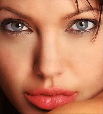 Angelina Jolie excitant les photos uniquement