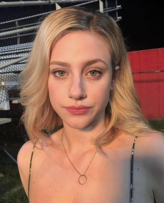 Lili Reinhart