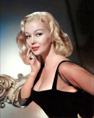 La actriz vintage Greta Thyssen en Hyper Resolution