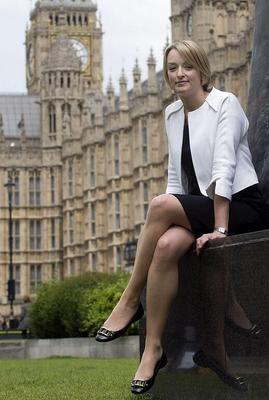 LAURA KUENSSBERG