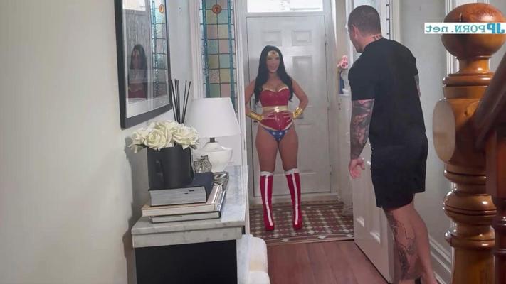 wonder woman shackled 