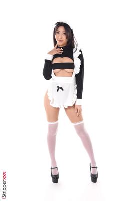 Sumire Mizukawa Istripperxxx la femme de chambre japonaise