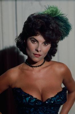 Titten Adrienne Barbeau