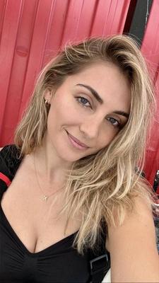 Emelia Sexy Beauty Forby Blonde Youtuber Mechanic Girl Mixed Hot Hot