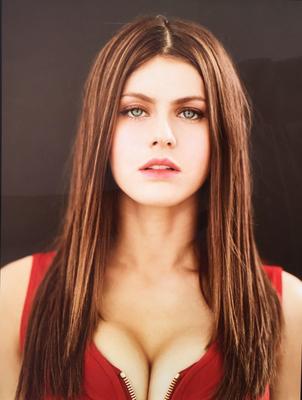 Alexandra Daddario Baywatch Beautie