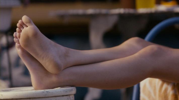 Beauty & Feet: Alexa PenaVega