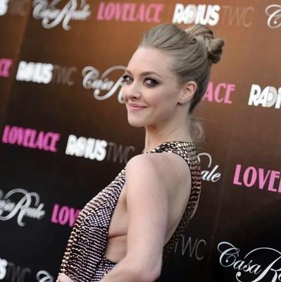 Celebrity Side Boob 